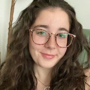 Meet your Posher, Ari